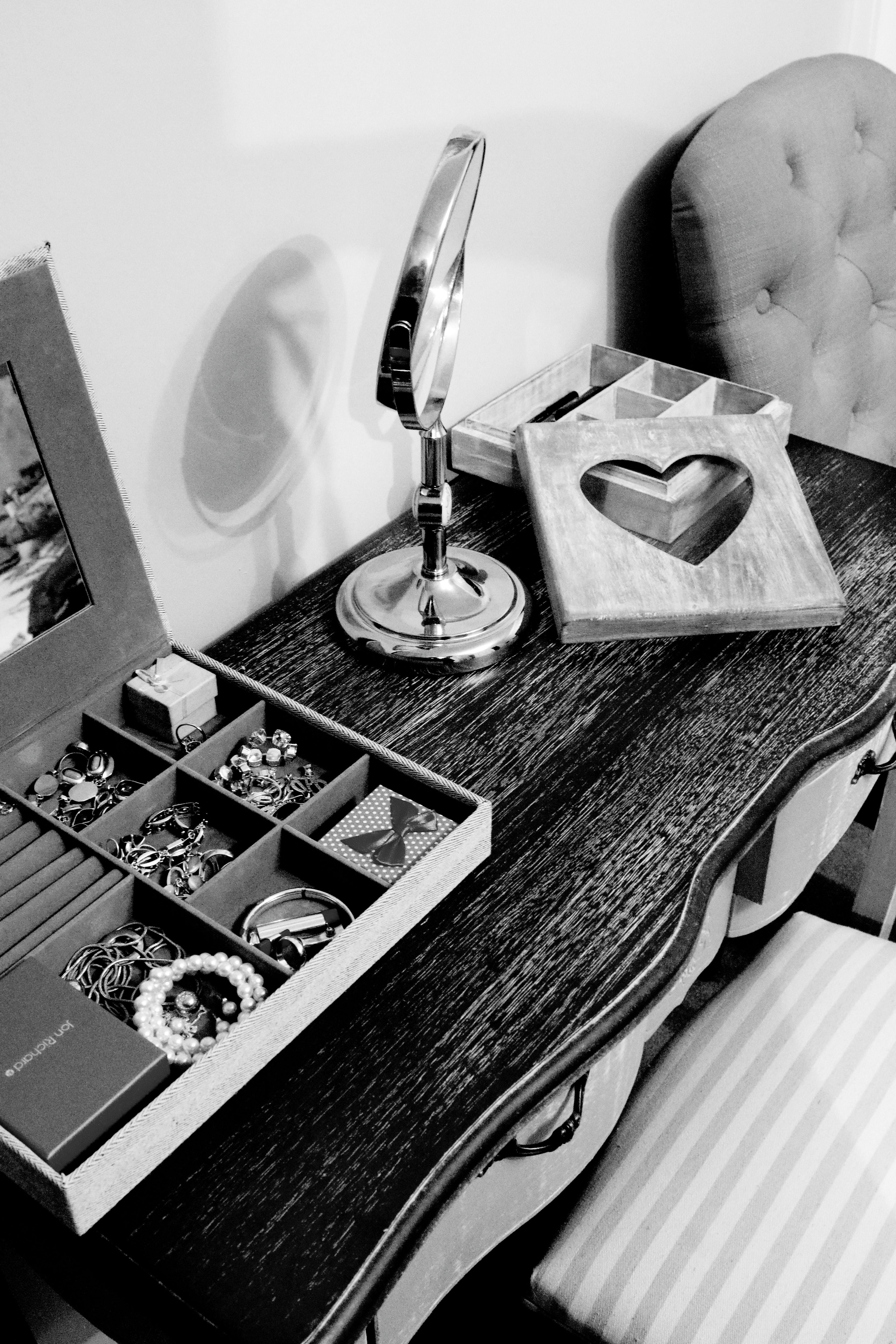 jewelry storage box with individual compartments